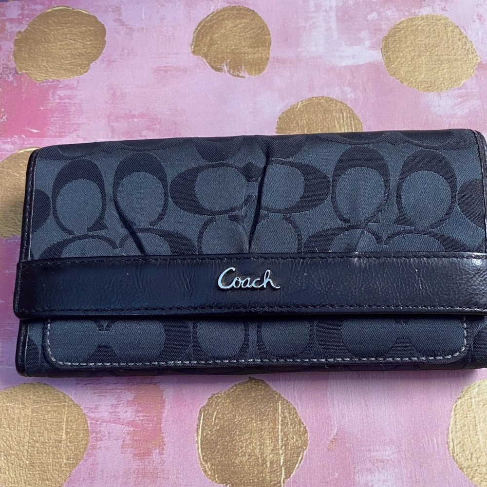 Coach Ashley Black pleated 12 Card trifold Snap Large Wallet smooth leather